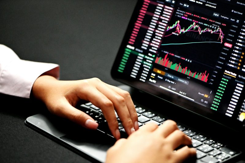 10 Best Trading Podcasts to Elevate Your Knowledge