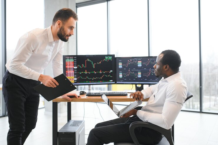 Refugee Entrepreneurs in Forex: Overcoming Barriers for Financial Freedom